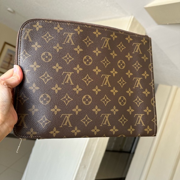 Louis Vuitton Clutch - Picture 5 of 7